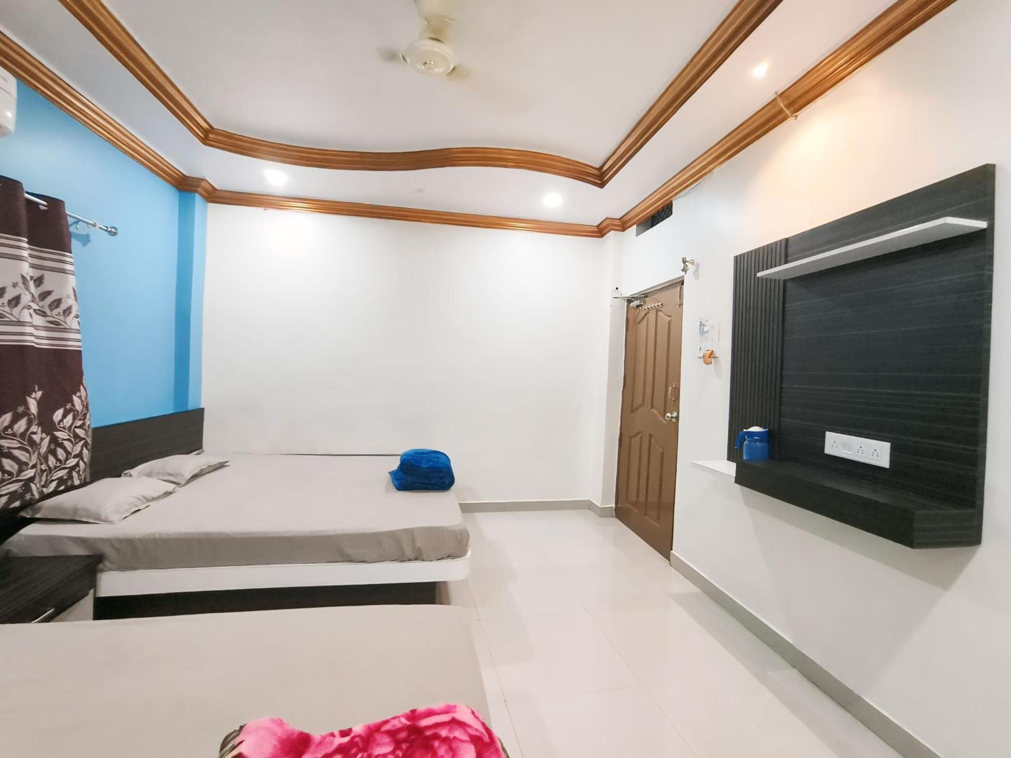 Shree Trilokeshwar Guesthouse Уджайн Екстериор снимка