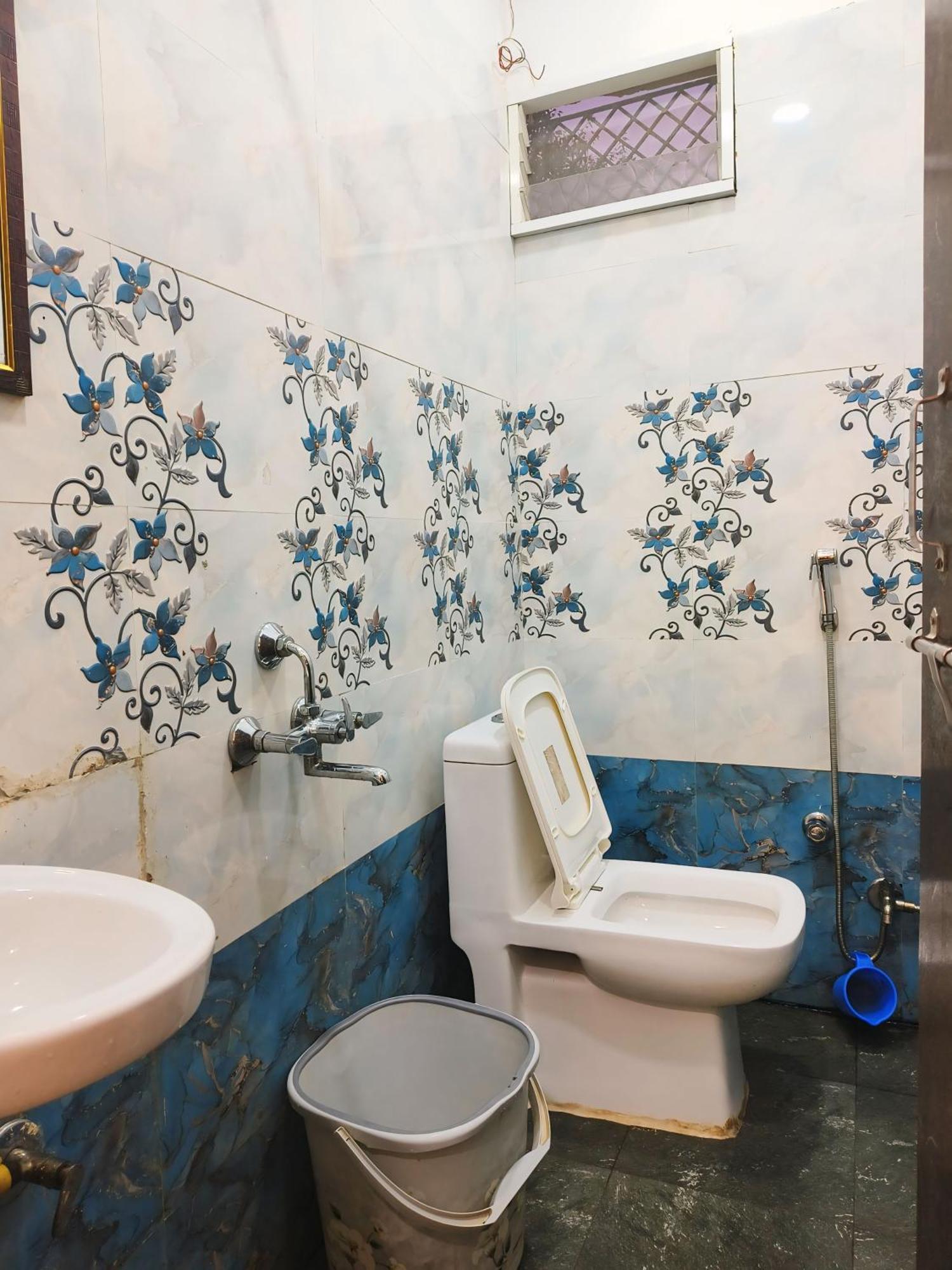 Shree Trilokeshwar Guesthouse Уджайн Екстериор снимка