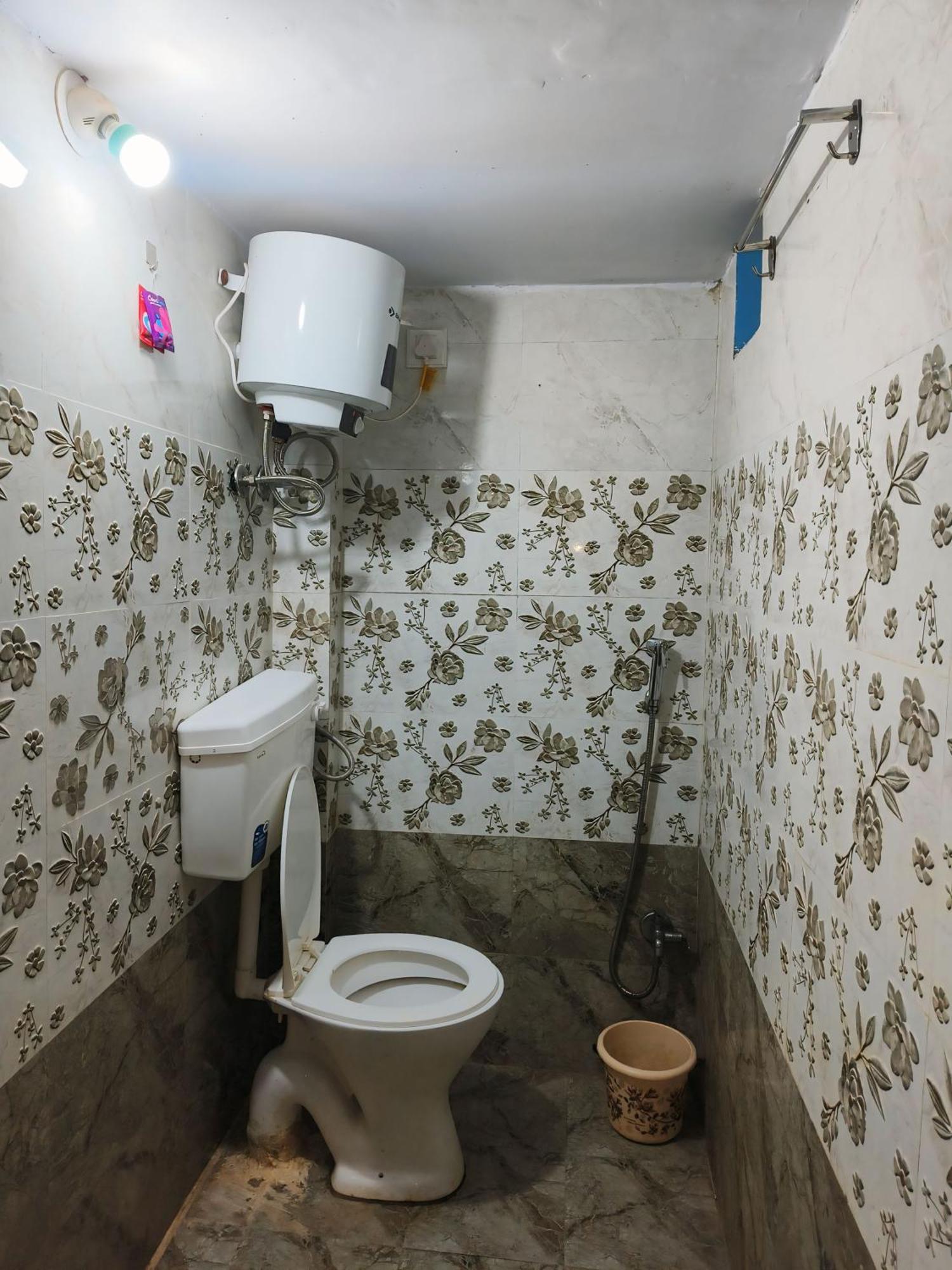 Shree Trilokeshwar Guesthouse Уджайн Екстериор снимка