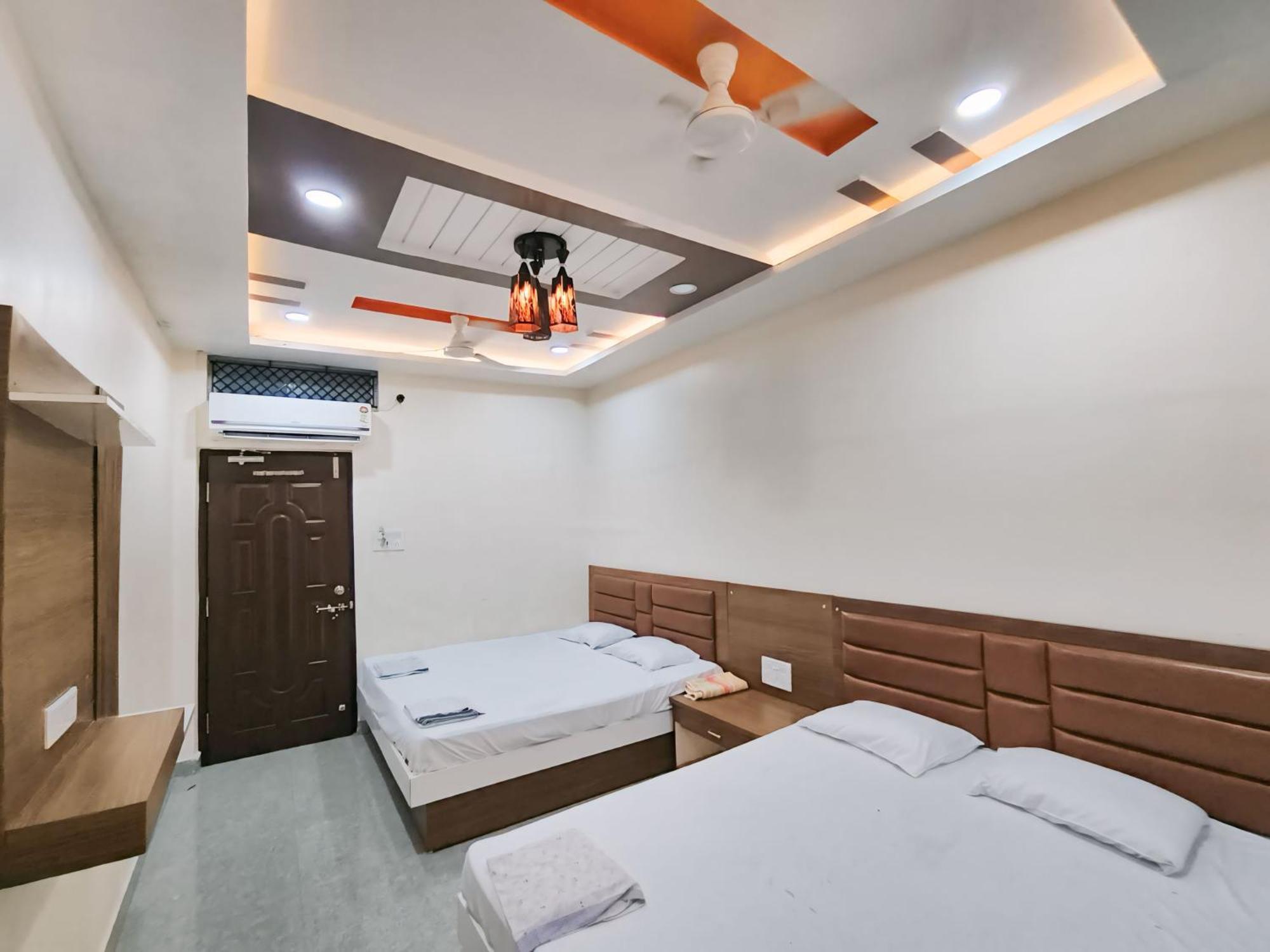 Shree Trilokeshwar Guesthouse Уджайн Екстериор снимка